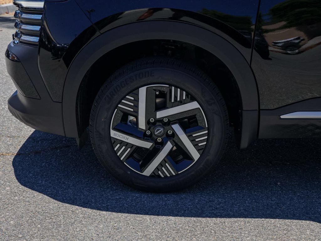 New 2026 Nissan Kicks SV FWD image 11