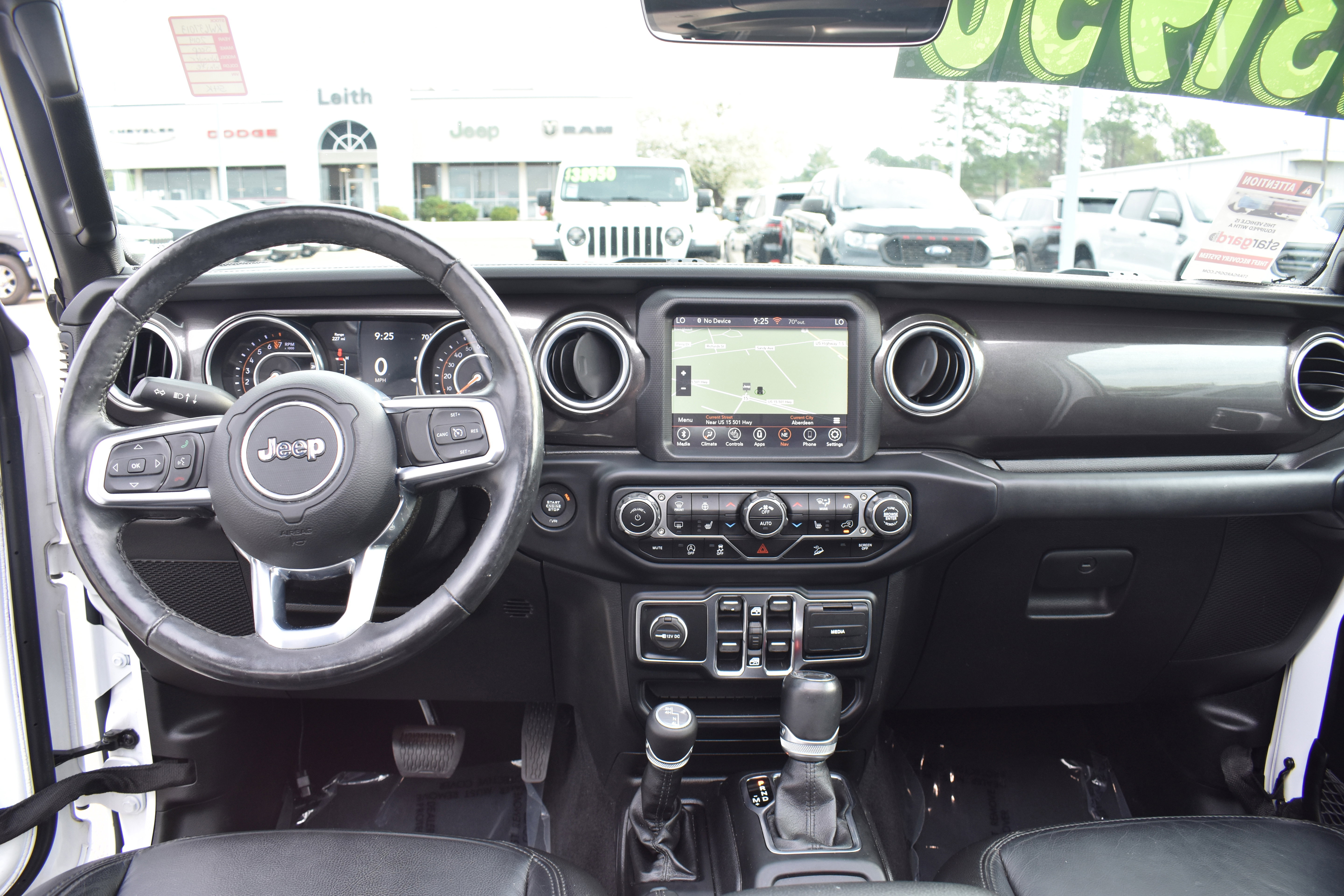 Used 2019 Jeep Wrangler Unlimited Sahara image 33