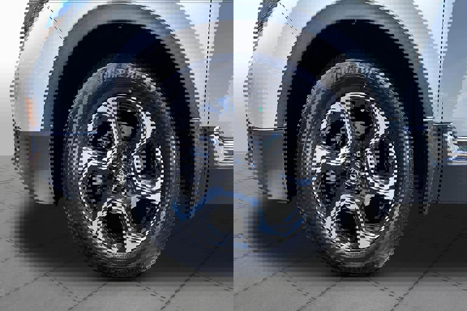 Used 2018 Honda CR-V Touring image 11