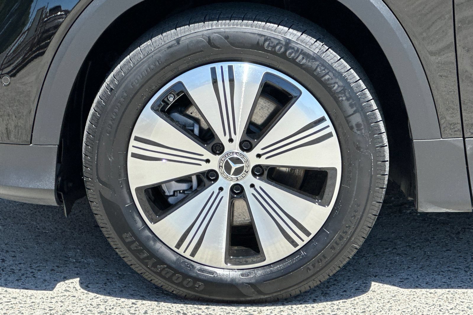 Certified 2024 Mercedes-Benz EQB 250+ w/ Winter Package image 40