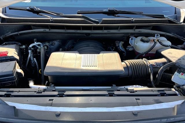 Used 2025 GMC Yukon XL Denali AWD/4WD image 9