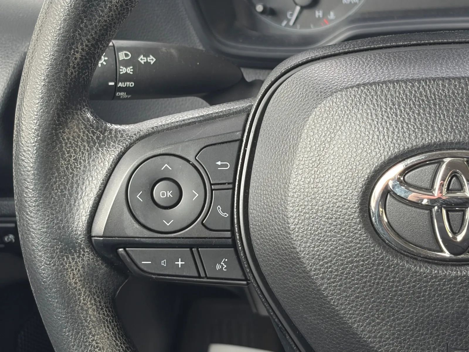 Used 2023 Toyota Corolla LE AWD/4WD image 27