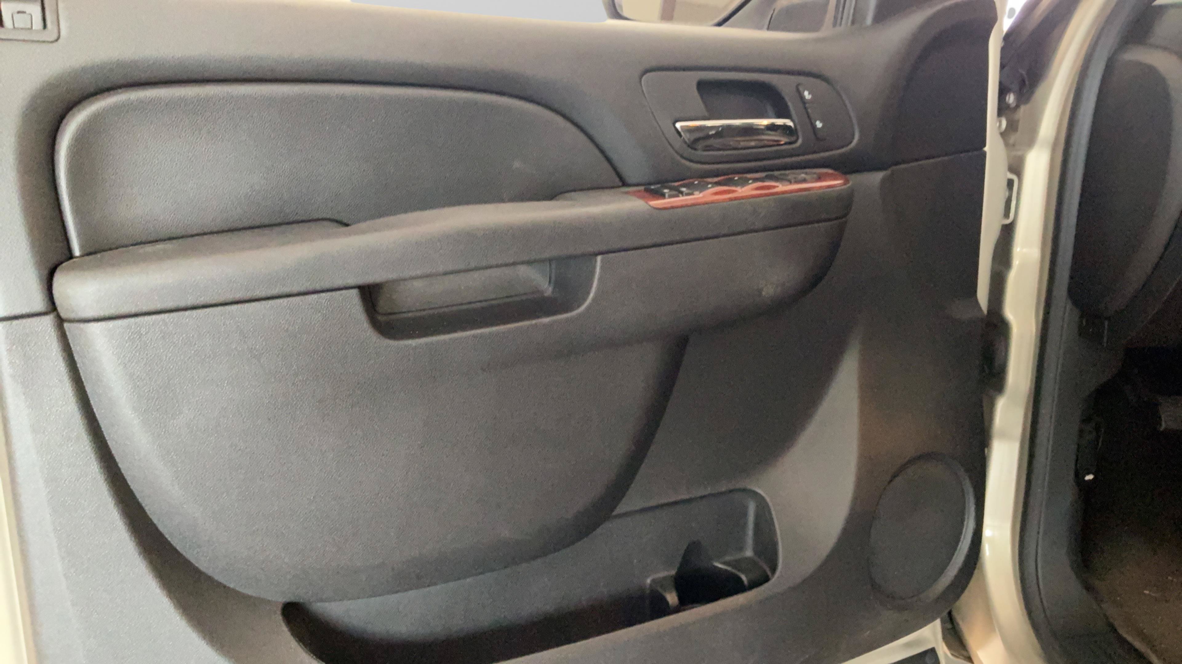 Used 2012 Chevrolet Tahoe LT RWD image 18