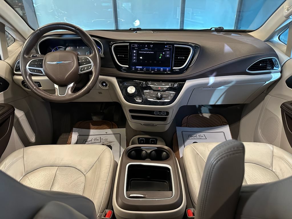 Used 2021 Chrysler Pacifica Touring-L FWD image 9