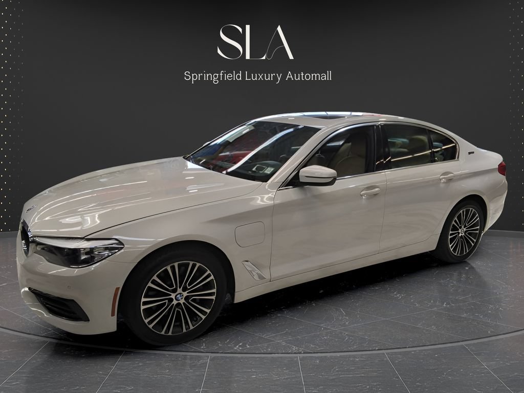 Used 2019 BMW 530e xDrive w/ Convenience Package AWD/4WD image 3