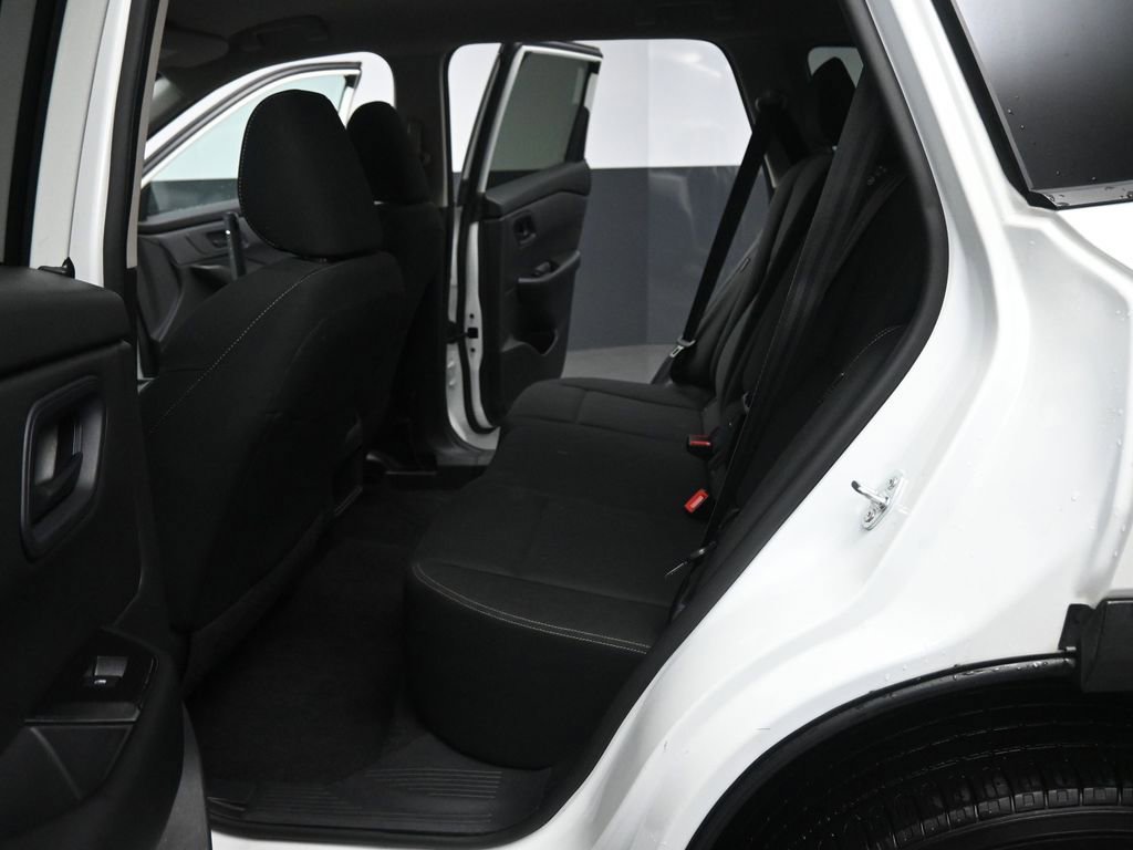 Used 2024 Nissan Rogue S image 25