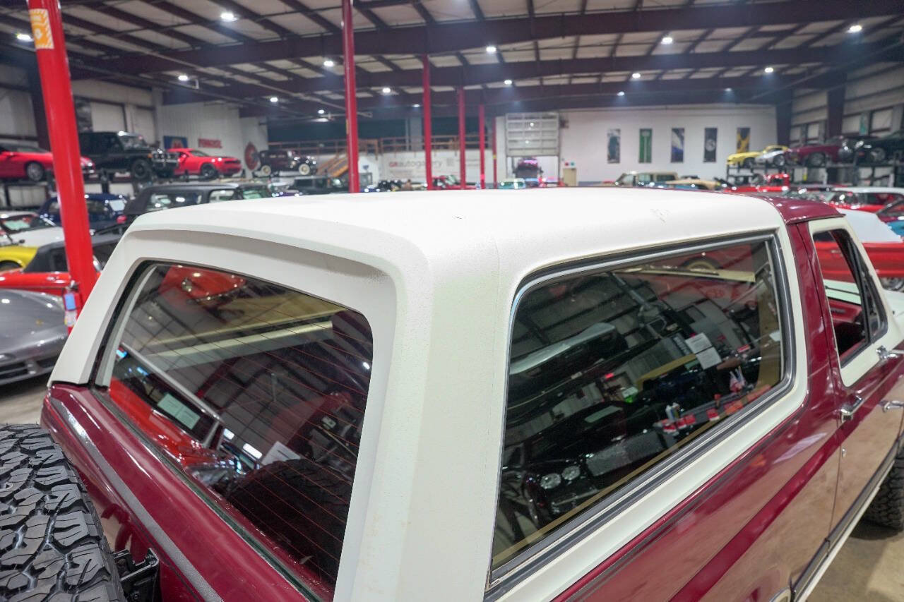 Used 1990 Ford Bronco XLT 2dr 4WD SUV image 31