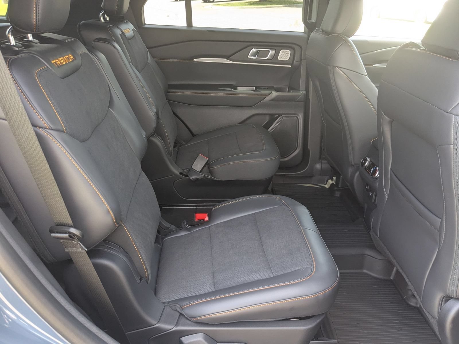 New 2026 Ford Explorer Tremor w/ Tremor Ultimate Package AWD/4WD image 38