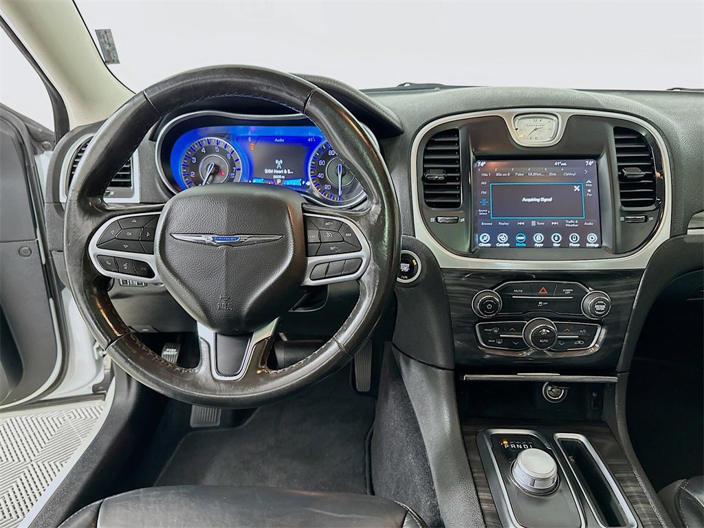 Used 2020 Chrysler 300 Touring L w/ Value Package image 19