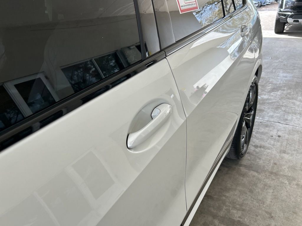 Used 2022 BMW X7 M50i image 15