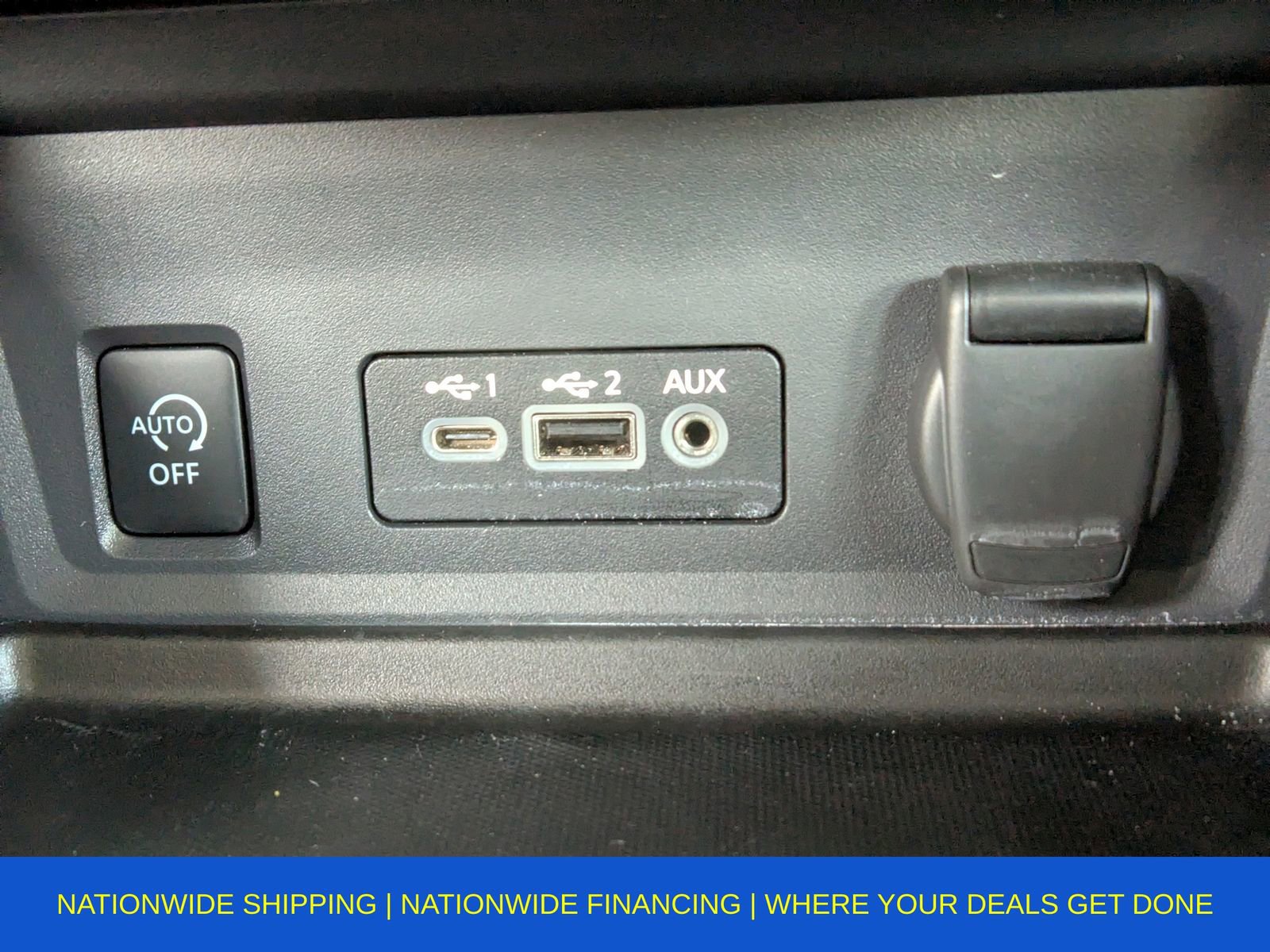 Used 2025 Nissan Sentra SV image 30