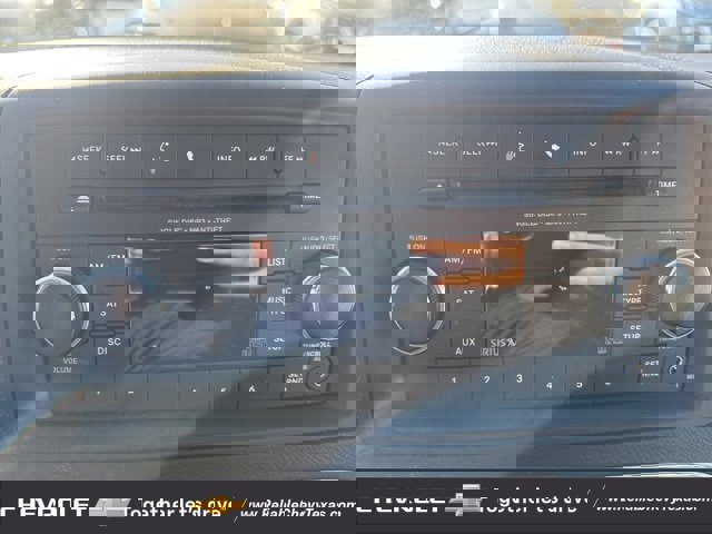 Used 2016 Dodge Grand Caravan SE image 26