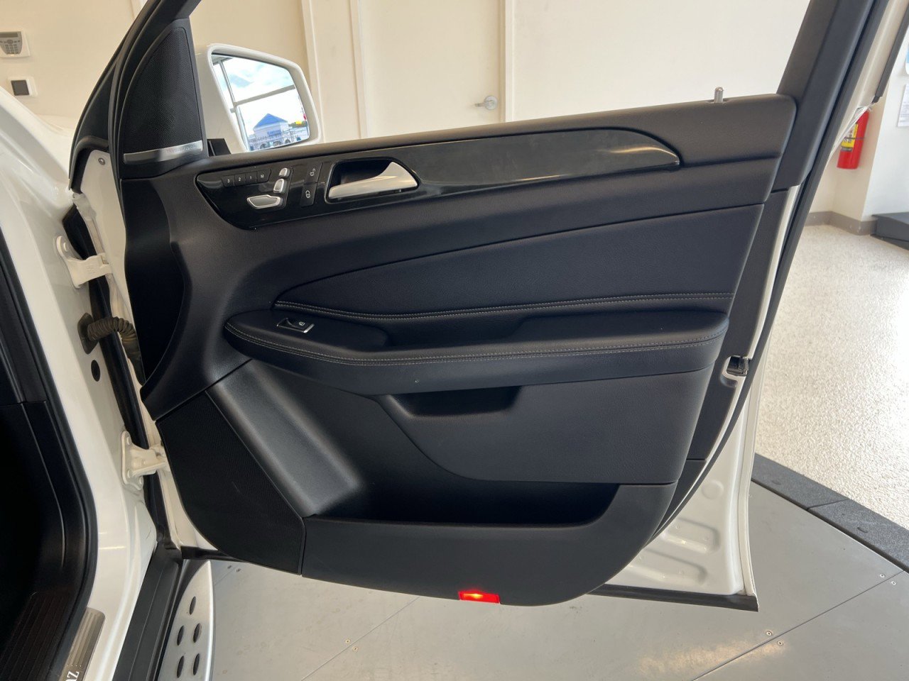 Used 2018 Mercedes-Benz GLS 450 4MATIC image 42