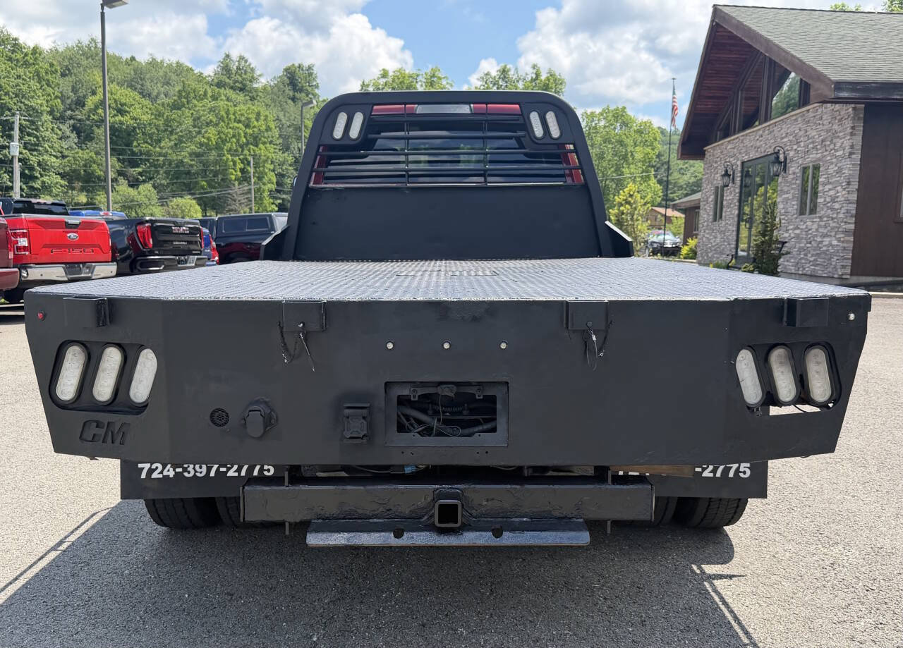 Used 2020 RAM 5500 Tradesman w/ Chrome Appearance Group AWD/4WD image 3