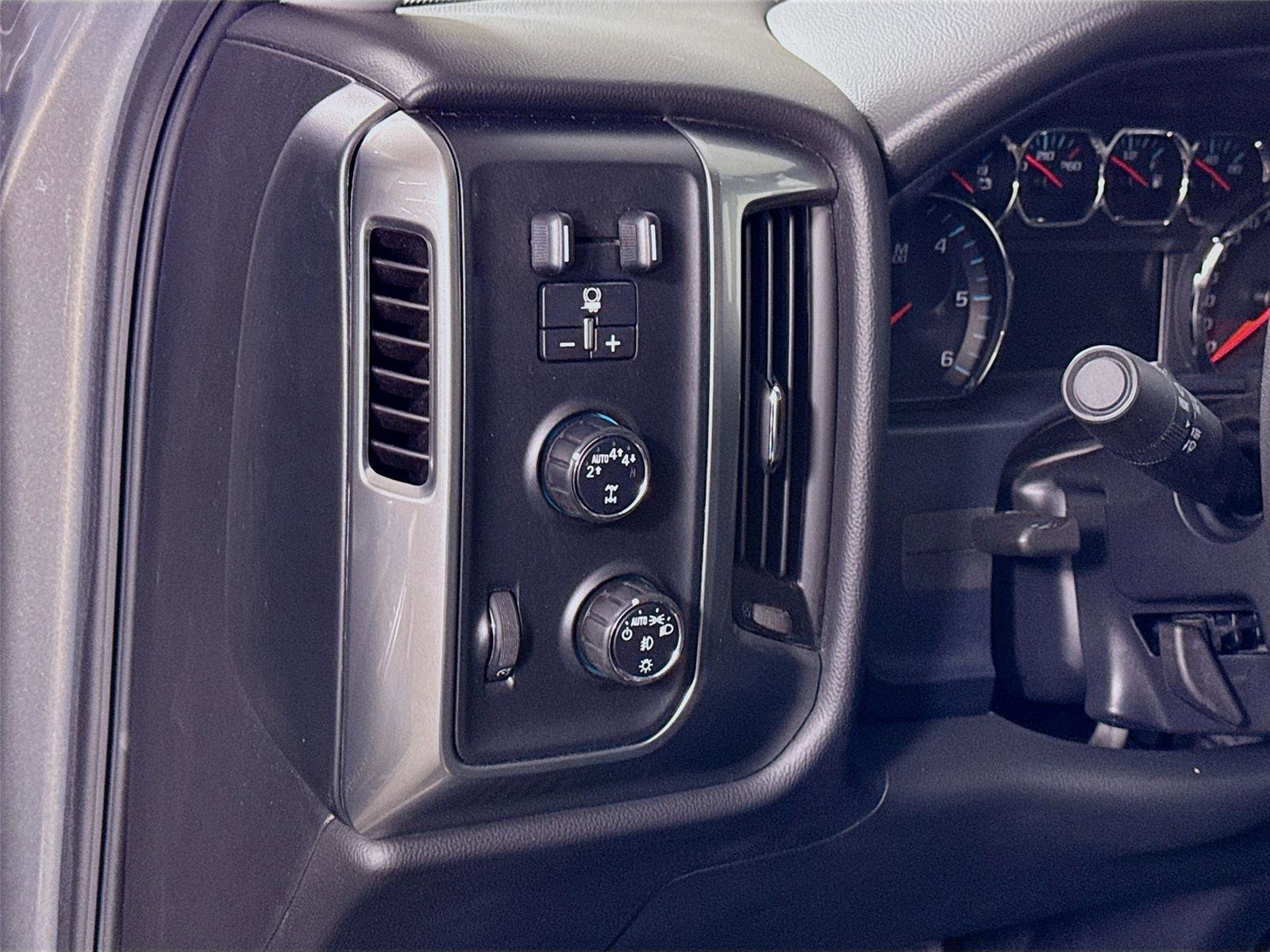 Used 2017 Chevrolet Silverado 1500 LT w/ All Star Edition image 4