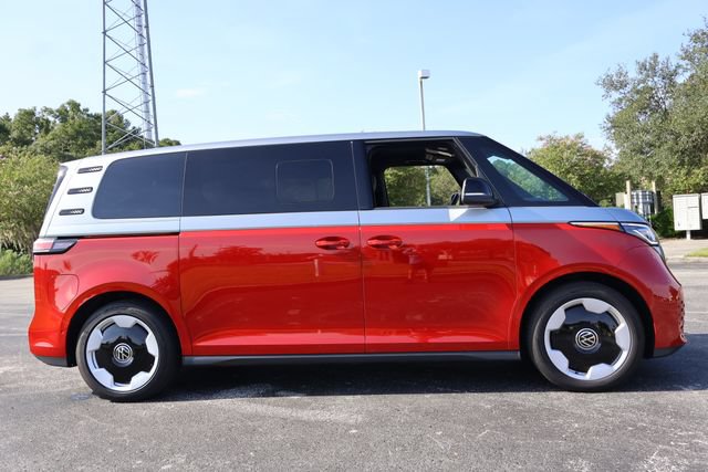 Certified 2025 Volkswagen ID. Buzz Pro S RWD image 8