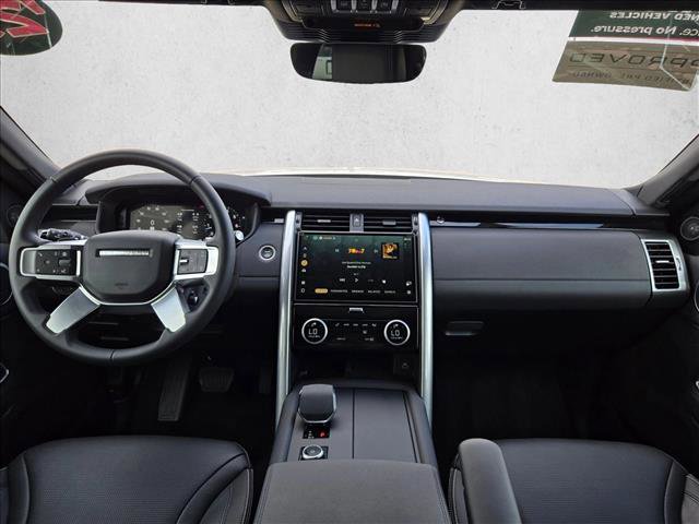 Used 2025 Land Rover Discovery S AWD/4WD image 17