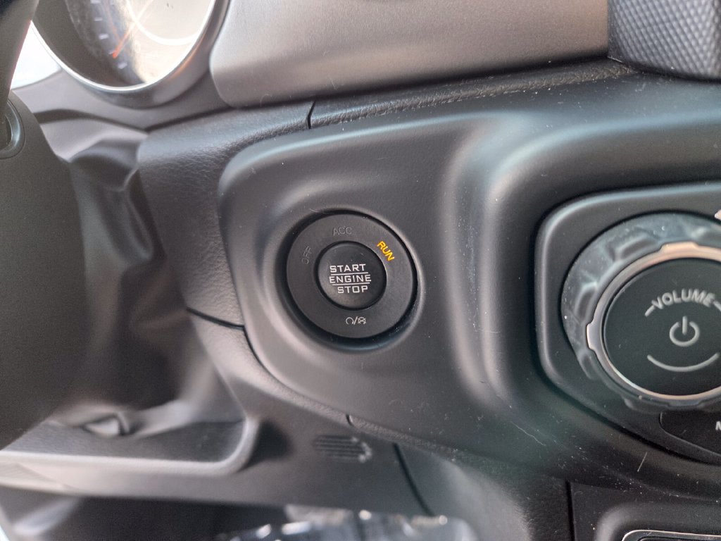 Used 2023 Jeep Gladiator Sport AWD/4WD image 27