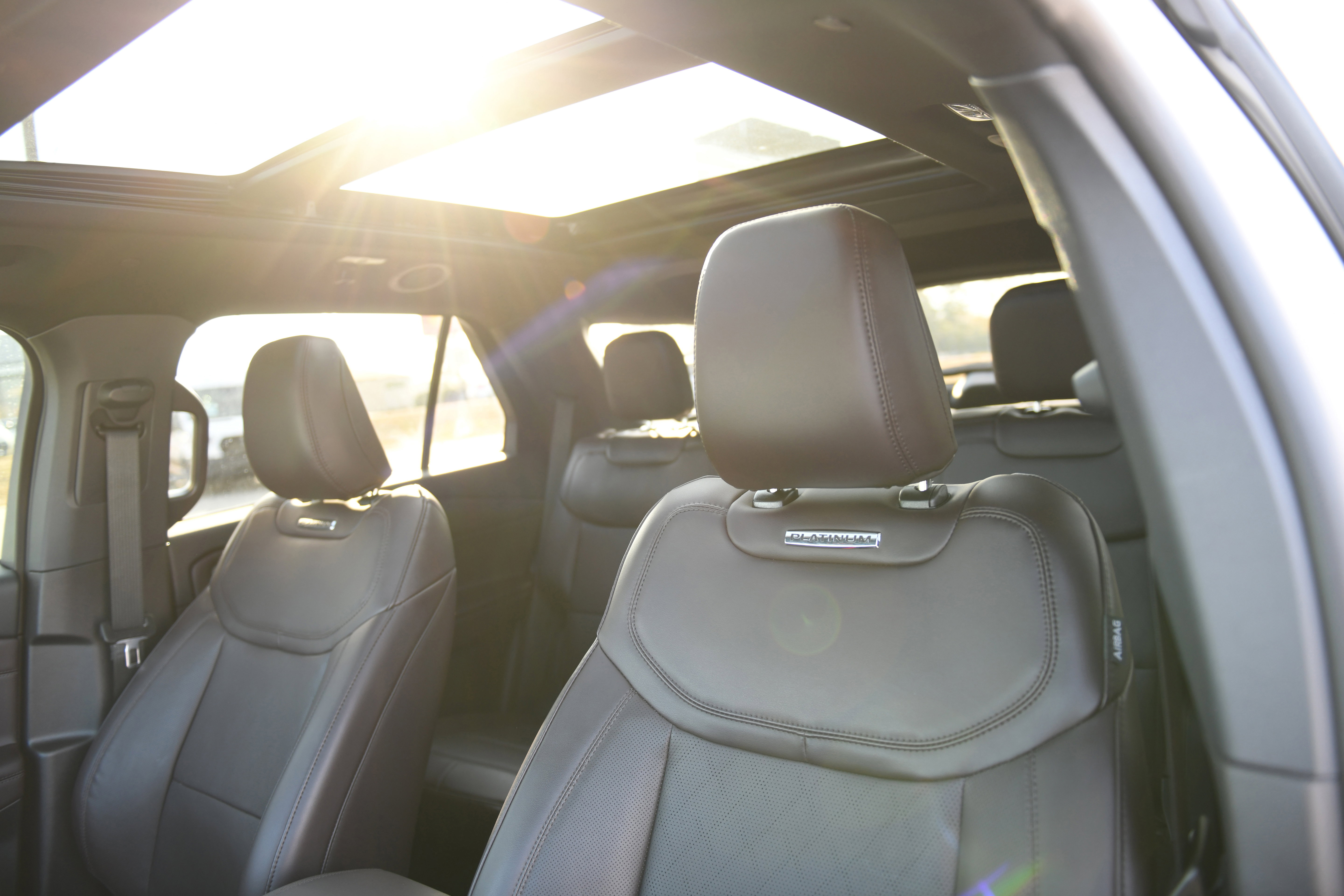 Used 2025 Ford Explorer Platinum image 21