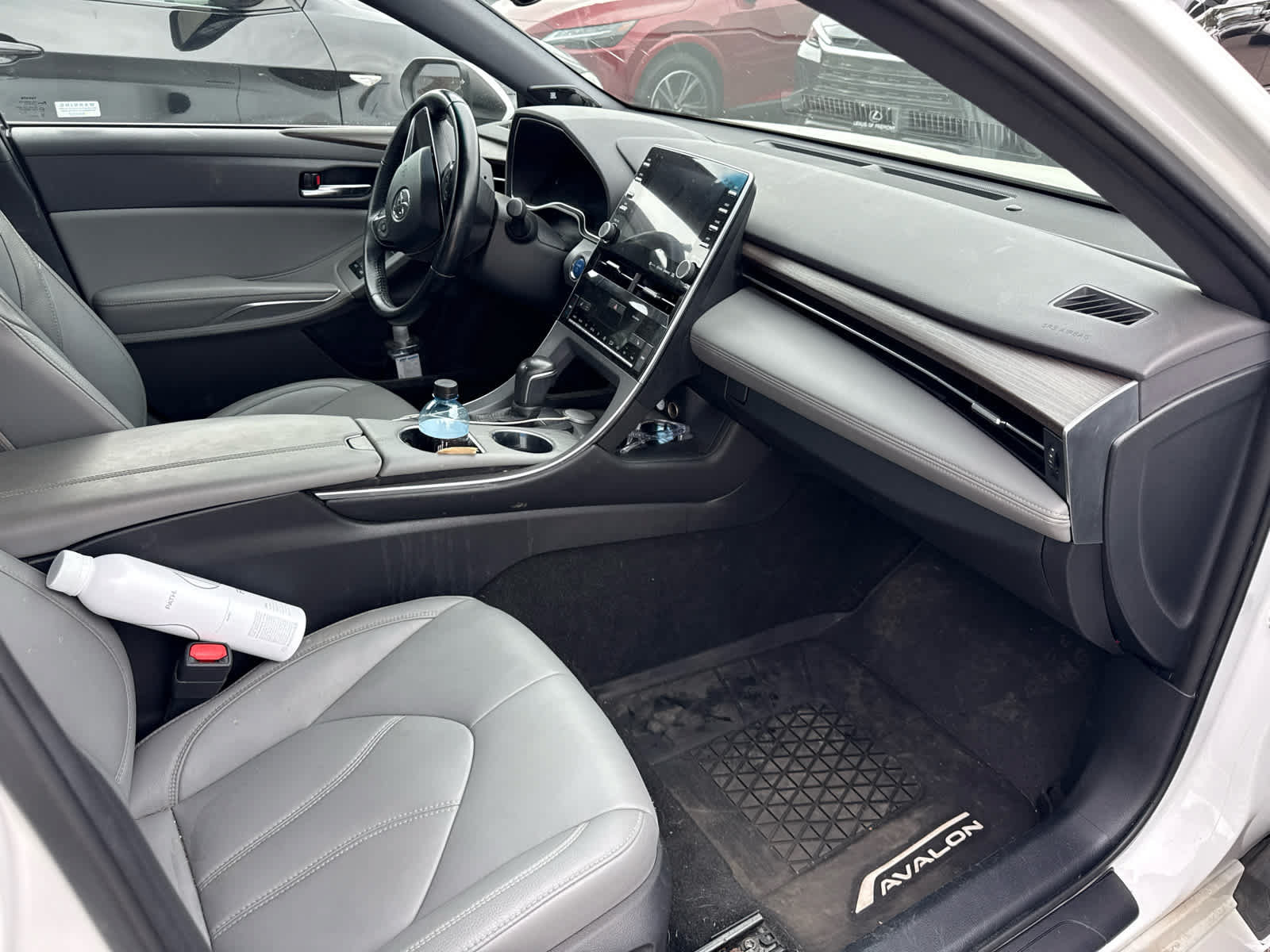 Used 2020 Toyota Avalon XLE w/ Moonroof Package FWD image 4