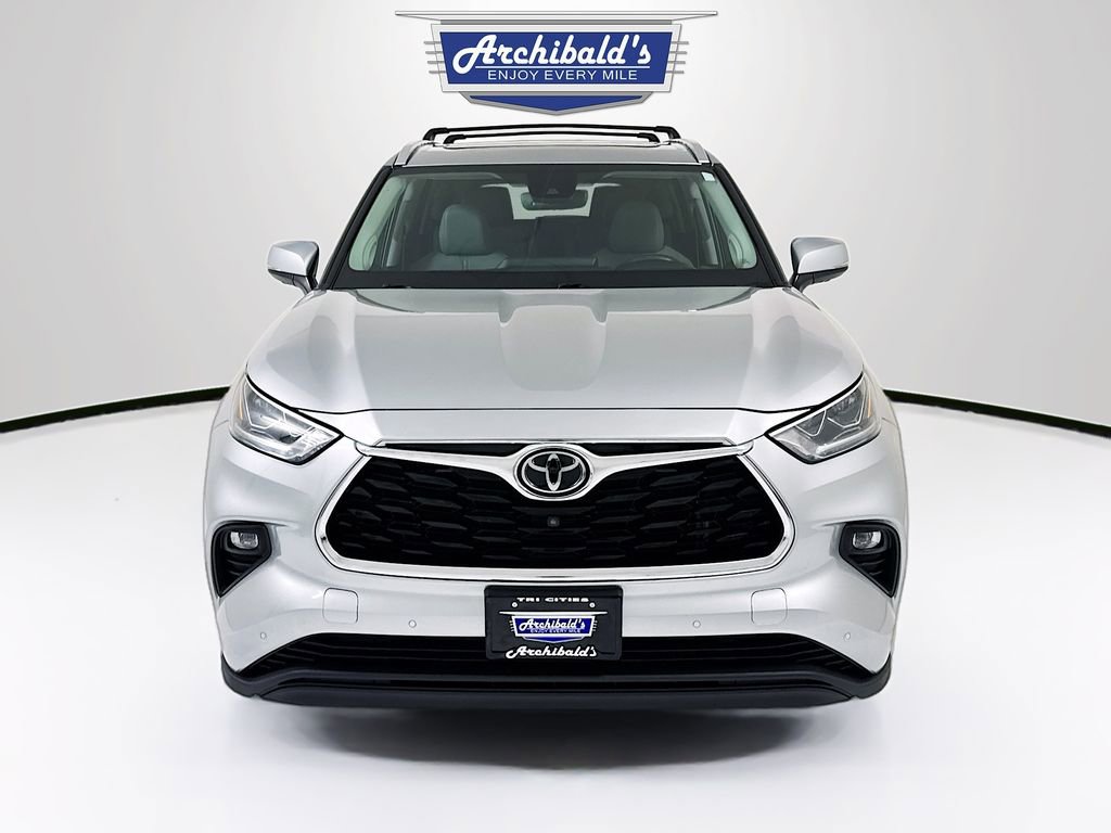 Used 2022 Toyota Highlander Limited image 2