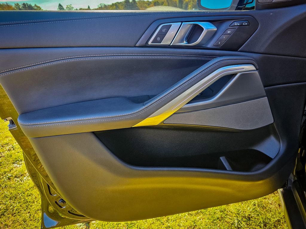 Used 2023 BMW X6 xDrive40i w/ Premium Package image 10