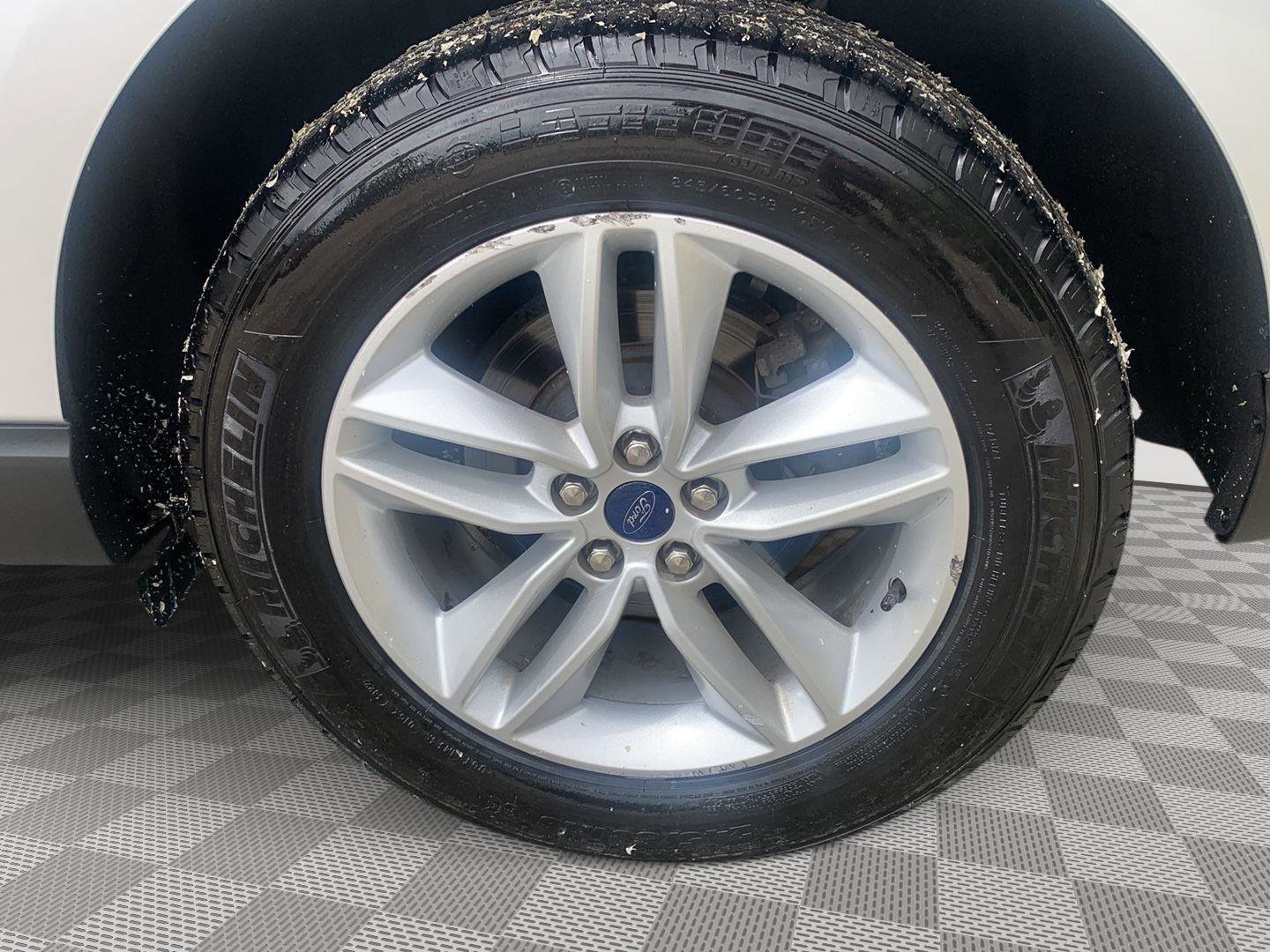 Used 2017 Ford Edge SEL AWD/4WD image 10