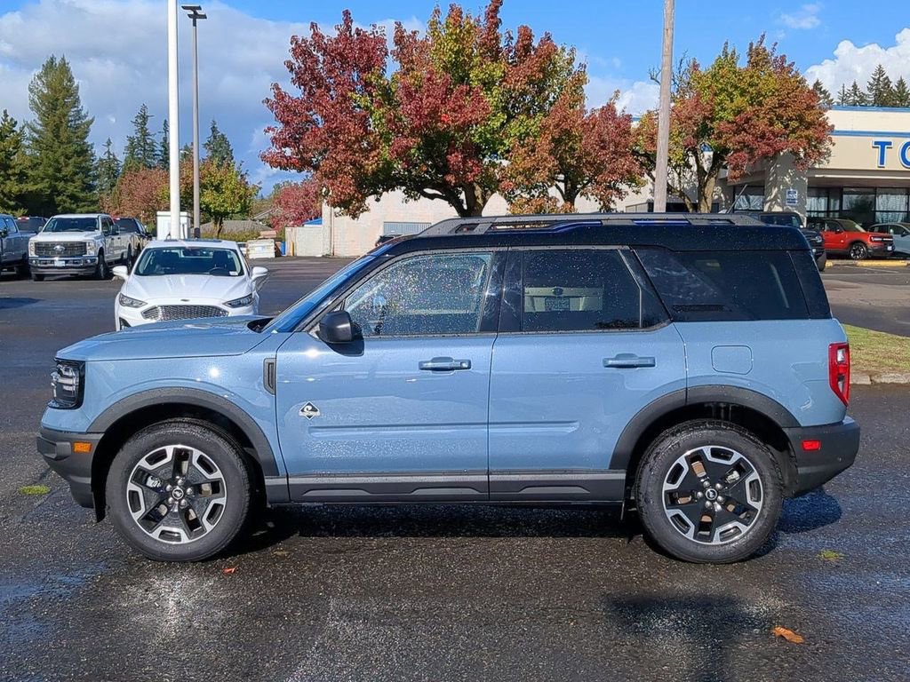 Used 2024 Ford Bronco Sport Outer Banks w/ Tech Package image 2