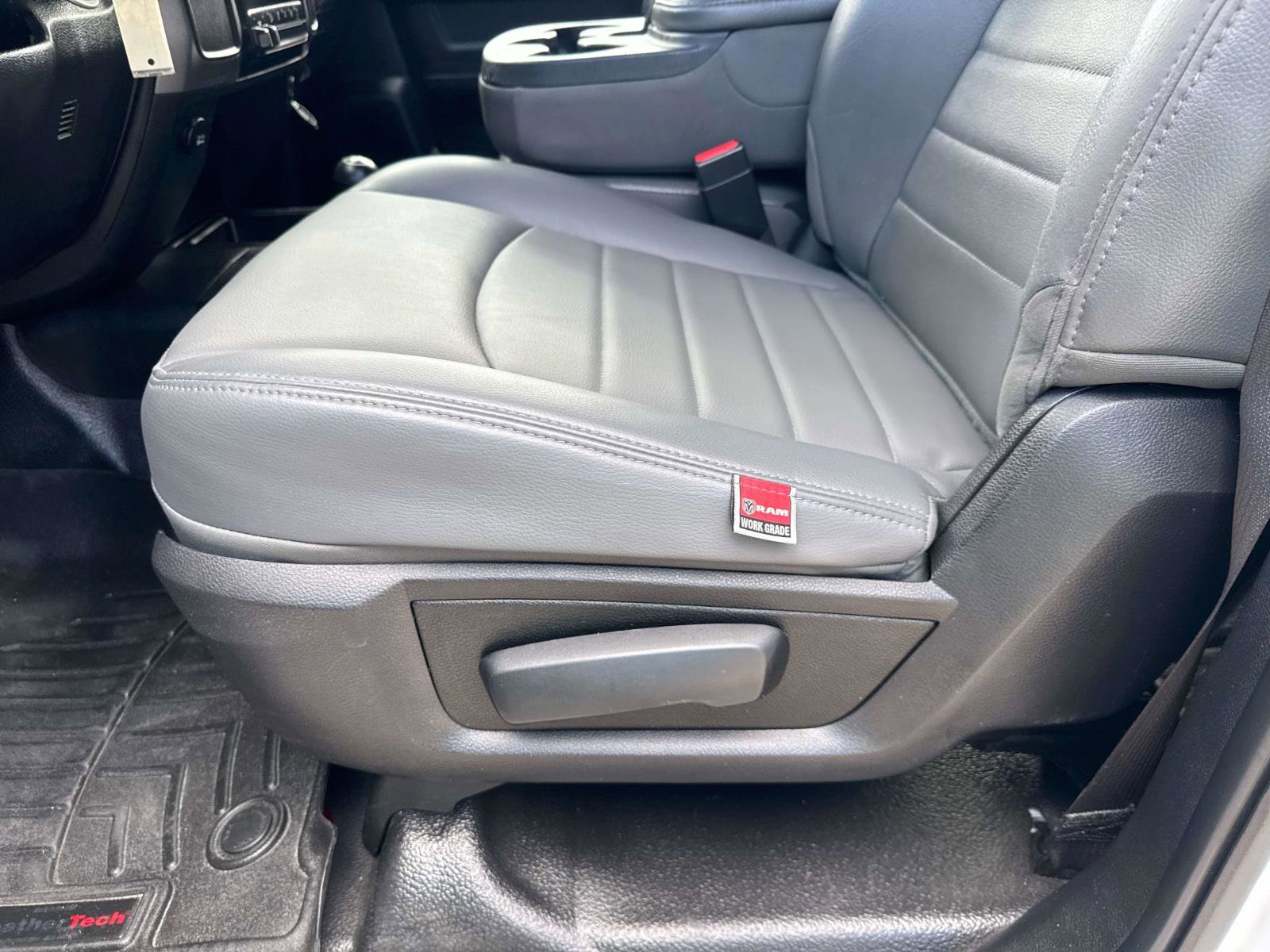 Used 2017 RAM 2500 Tradesman w/ Chrome Appearance Group image 16