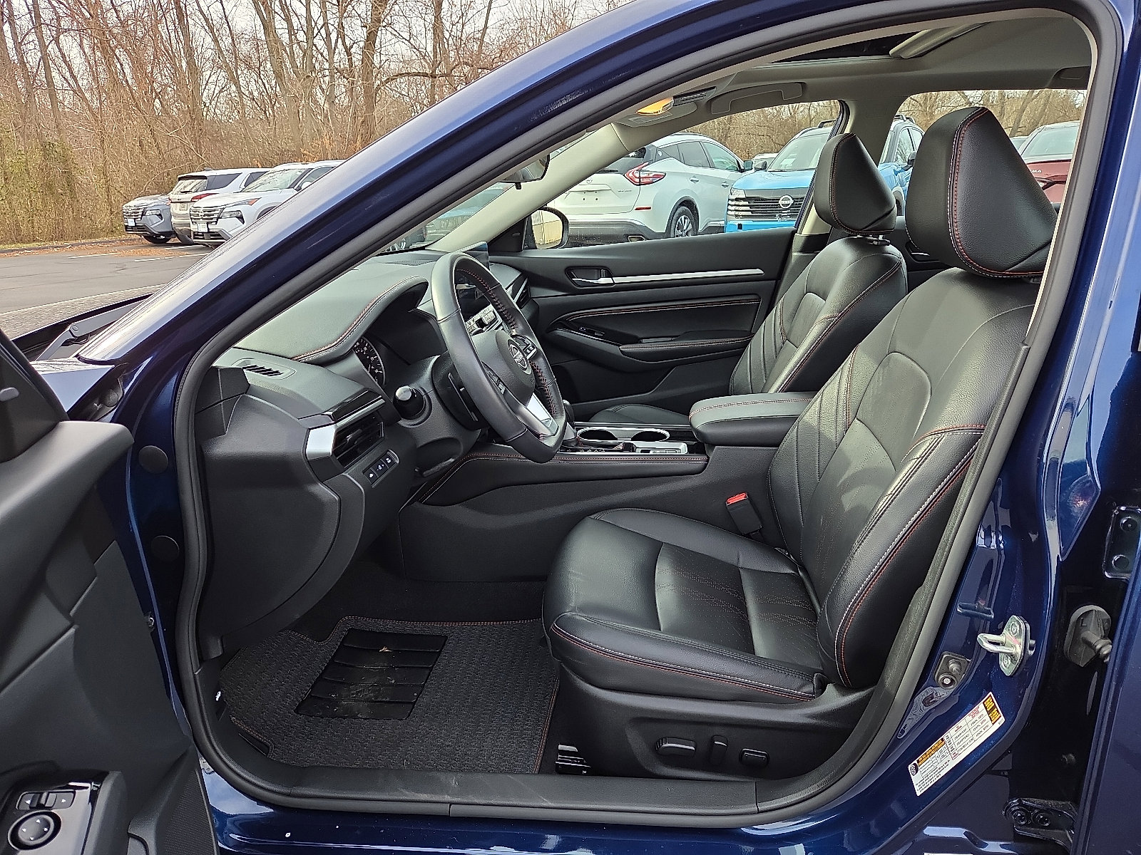 Used 2023 Nissan Altima 2.5 SR w/ SR Premium Package image 14