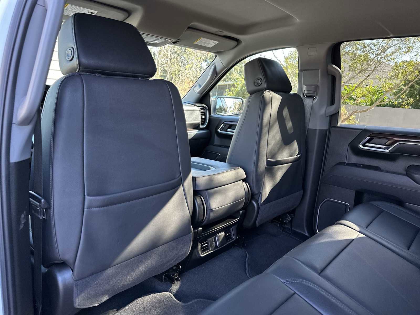 Certified 2025 GMC Sierra 1500 SLT image 16