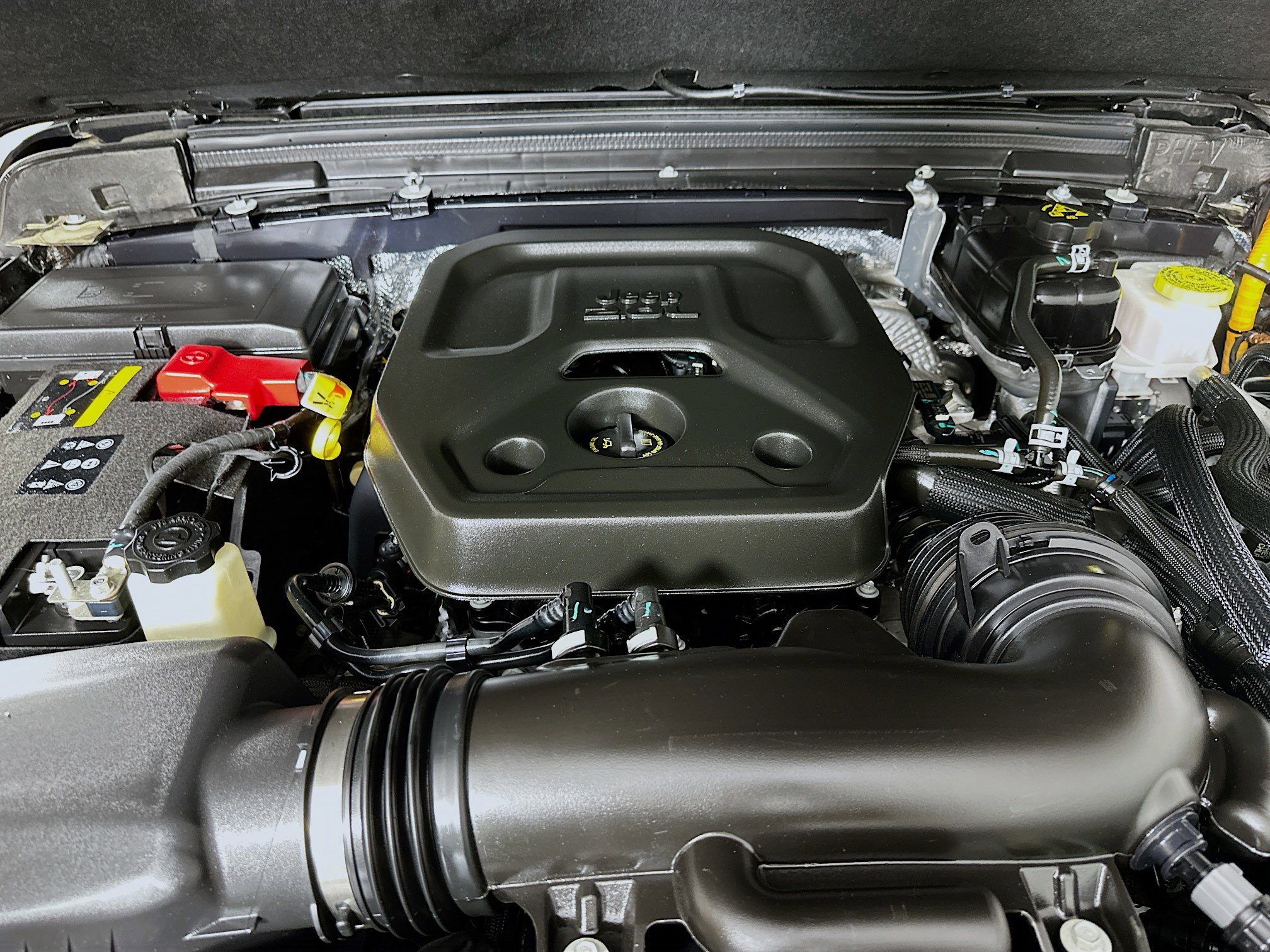 Used 2025 Jeep Wrangler Sahara w/ Safety Group AWD/4WD image 32