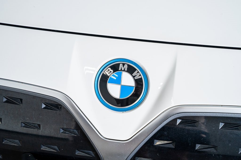 Used 2022 BMW i4 eDrive40 image 16