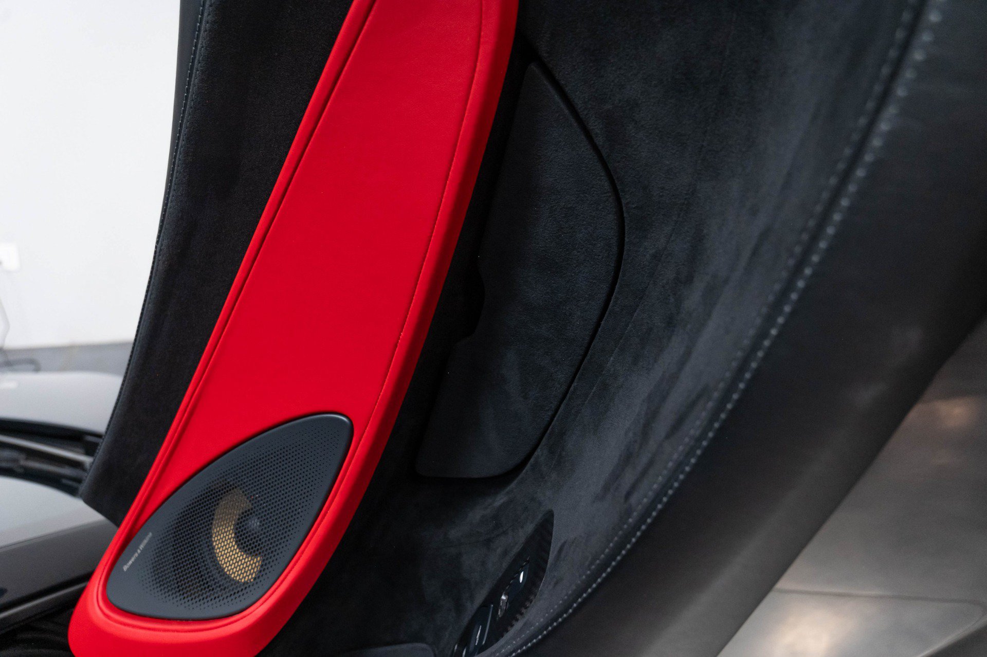 Used 2019 McLaren 570S Coupe RWD image 31