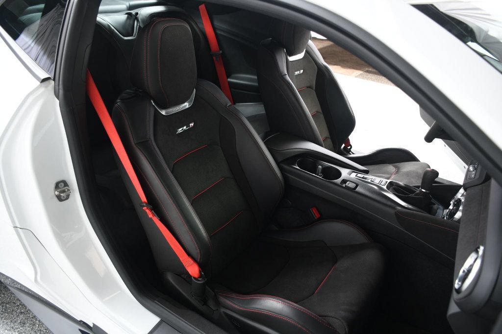 Used 2018 Chevrolet Camaro ZL1 RWD image 31