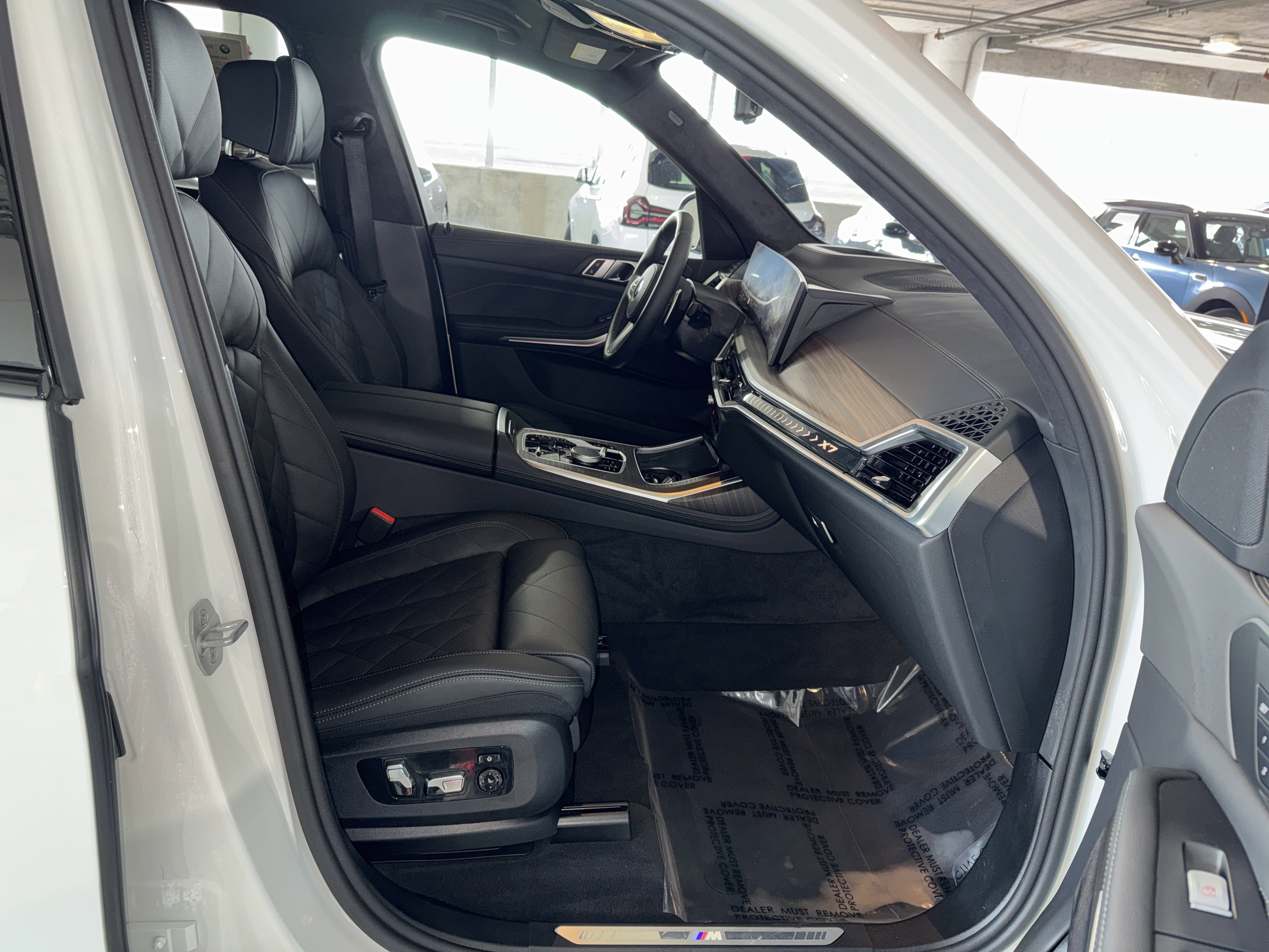 Certified 2025 BMW X7 xDrive40i w/ M Sport Package image 10