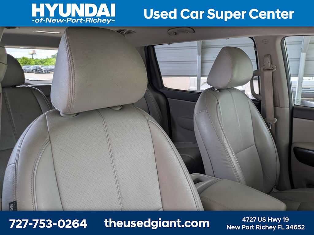 Used 2016 Kia Sedona LX w/ LX Convenience Package FWD image 6