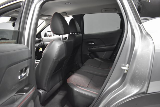 Certified 2025 Nissan Kicks SR image 28