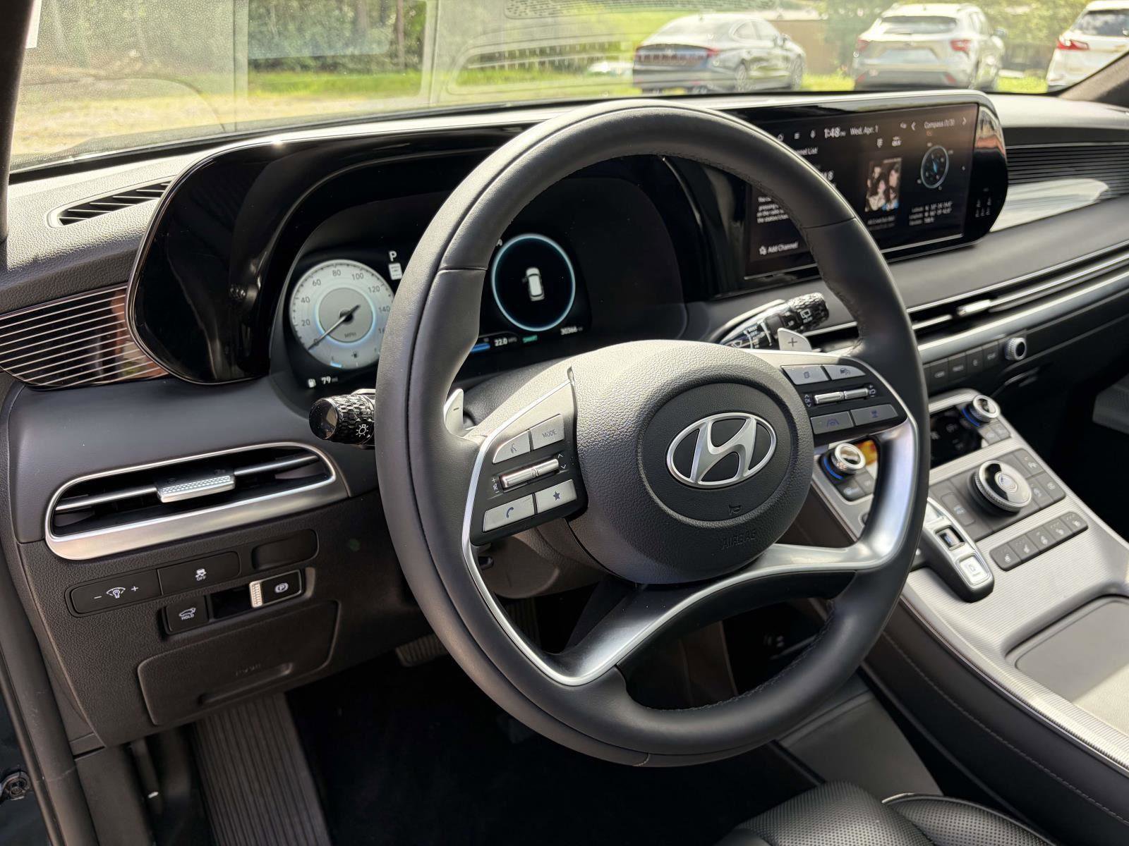 Used 2024 Hyundai Palisade Calligraphy image 8