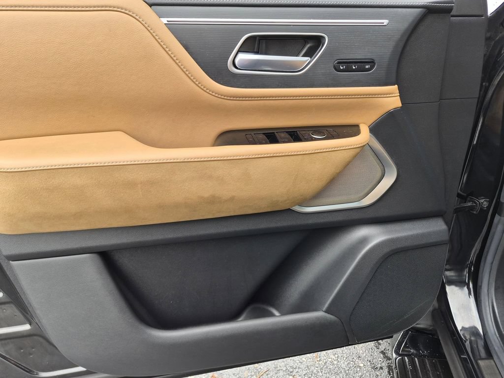 Used 2025 INFINITI QX80 Sensory AWD/4WD image 12