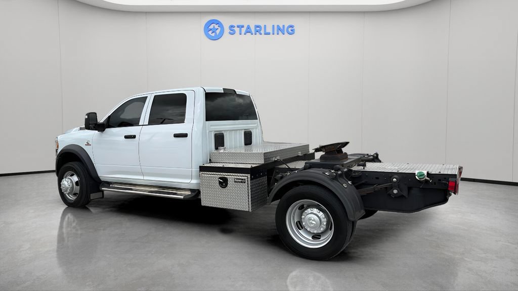 Used 2024 RAM 5500 Tradesman w/ Chrome Appearance Group AWD/4WD image 4
