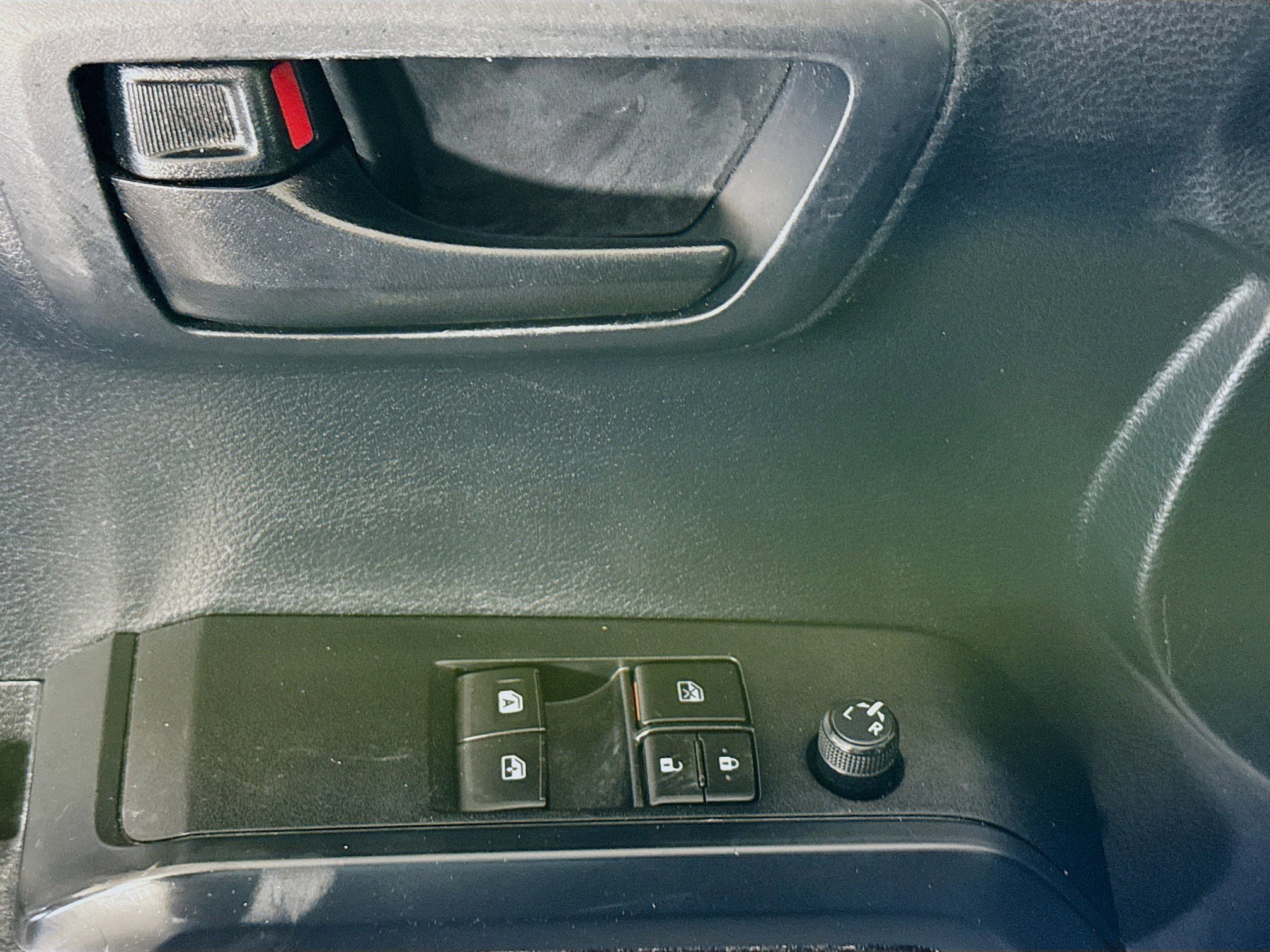 Used 2019 Toyota Tacoma SR image 23