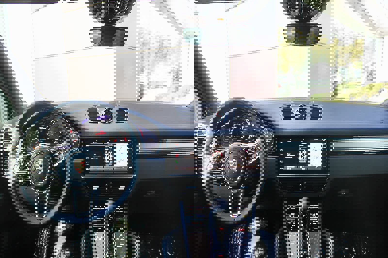 Used 2023 Porsche Cayenne Platinum Edition image 12