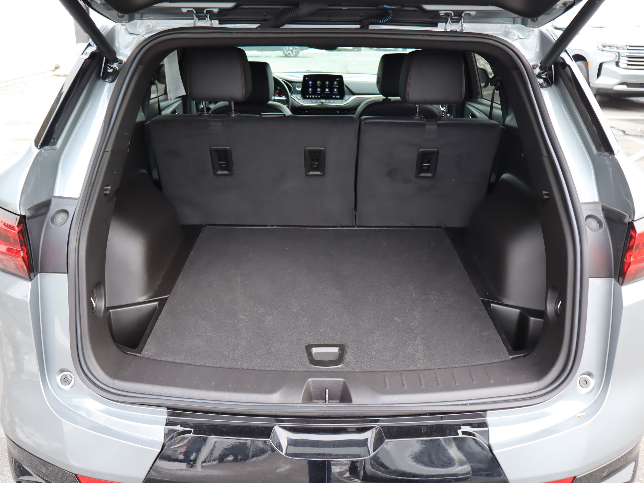 Certified 2025 Chevrolet Blazer RS w/ Driver Confidence II Package image 33