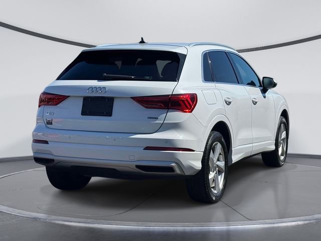 Used 2019 Audi Q3 2.0T Premium w/ Convenience Package AWD/4WD image 3