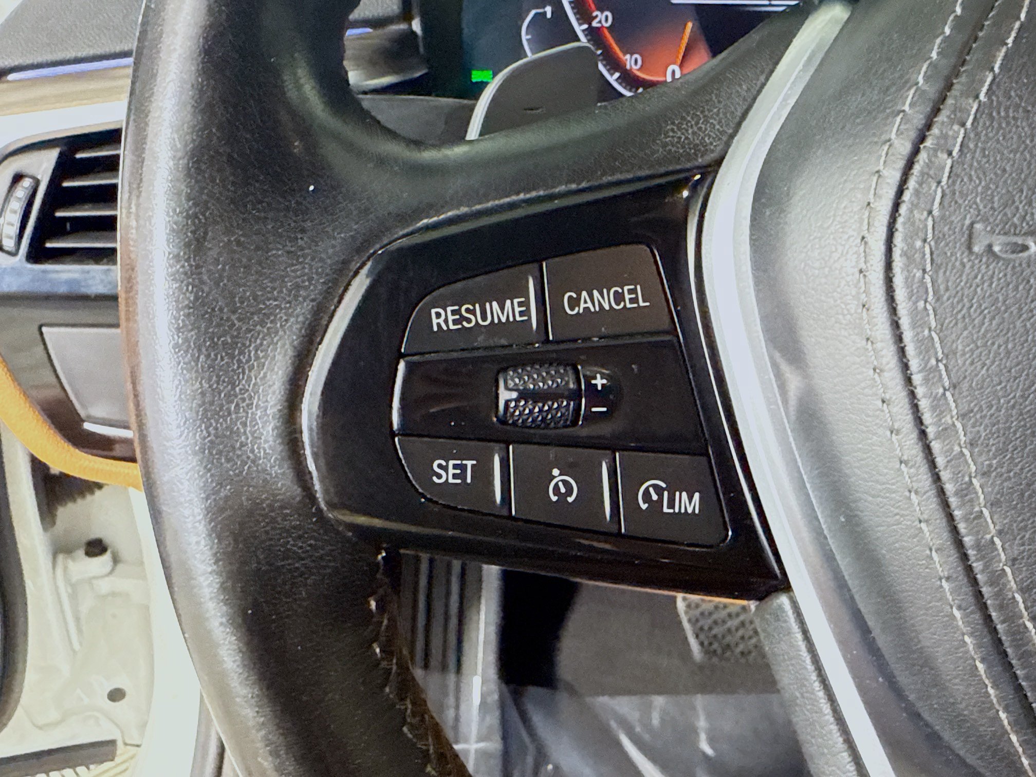 Used 2021 BMW 530i w/ Premium Package RWD image 14