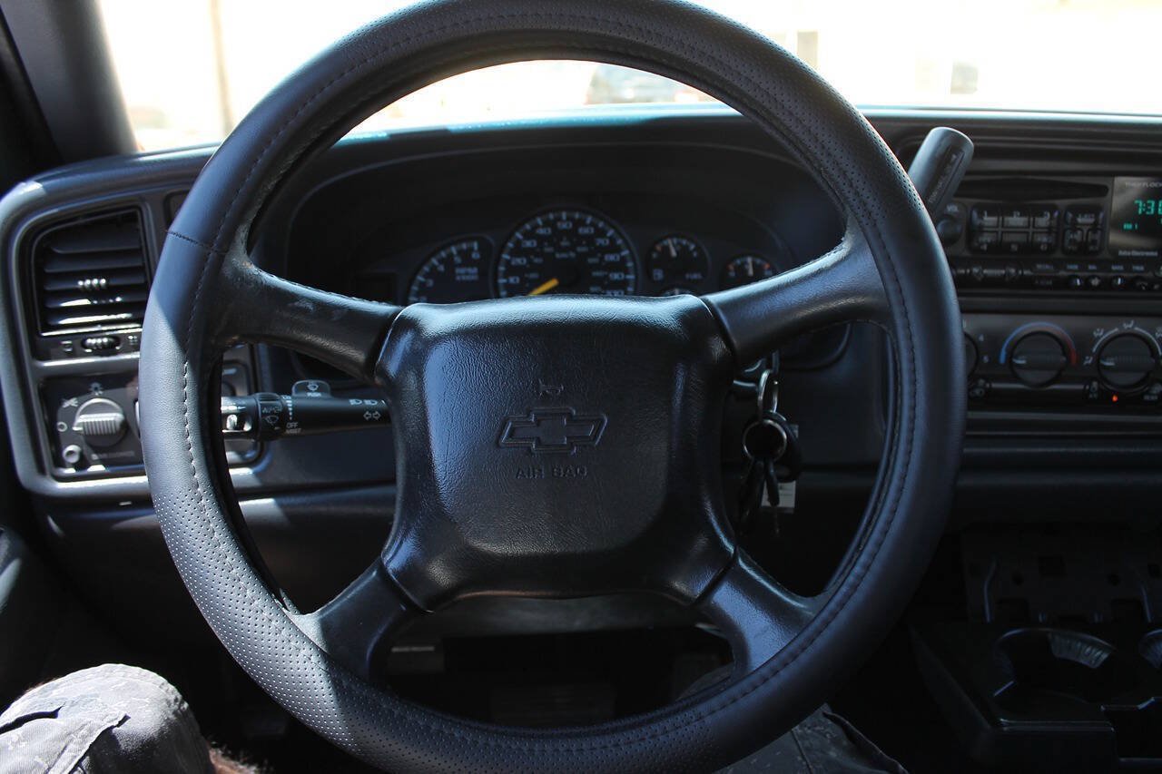 Used 1999 Chevrolet Silverado 2500 LS w/ Snow Plow Prep Pkg AWD/4WD image 31