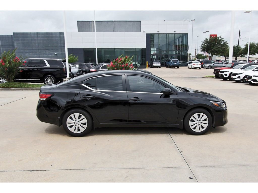 Used 2025 Nissan Sentra S FWD image 7