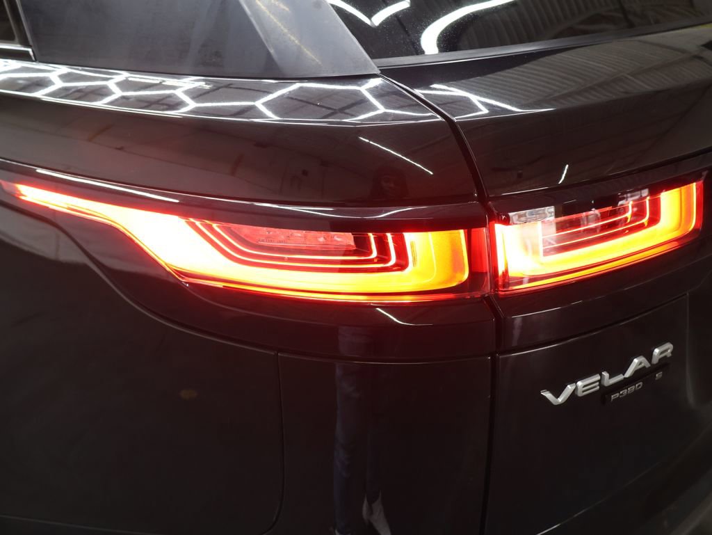 Used 2018 Land Rover Range Rover Velar S image 29