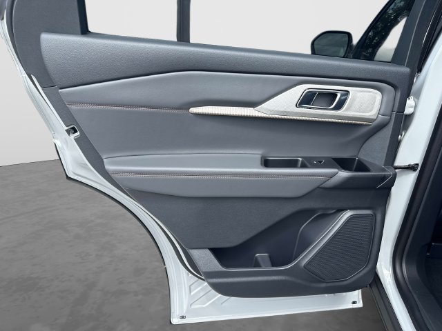New 2027 Ford Explorer Active RWD image 14